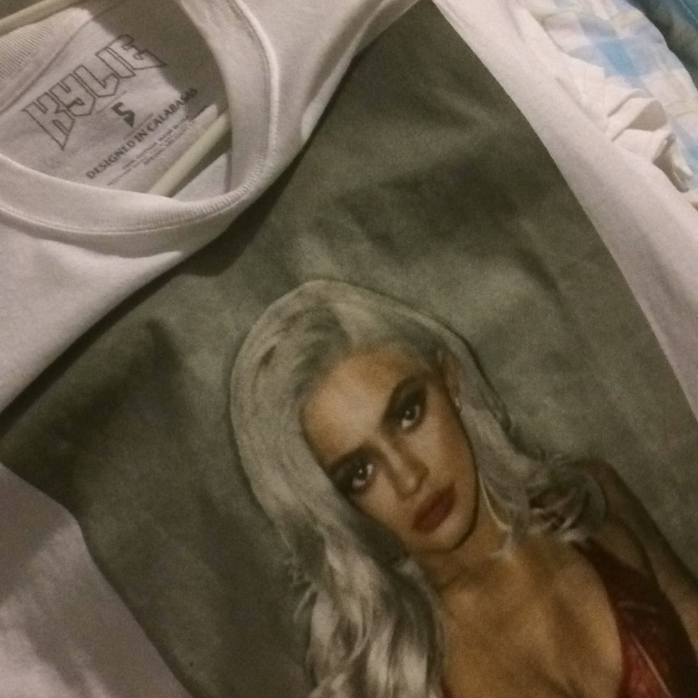 Kylie T shirt Small